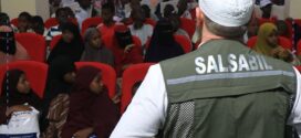 توزيع الكسوة العيدية للأيتام خلال عيد الأضحي المبارك لعام 1447/2026 في مقديشو بتمويل من منظمة سلسبيل توزيع الكسوة العيدية للأيتام خلال عيد الأضحي المبارك لعام 1447/2026 في مقديشو بتمويل من منظمة سلسبيل