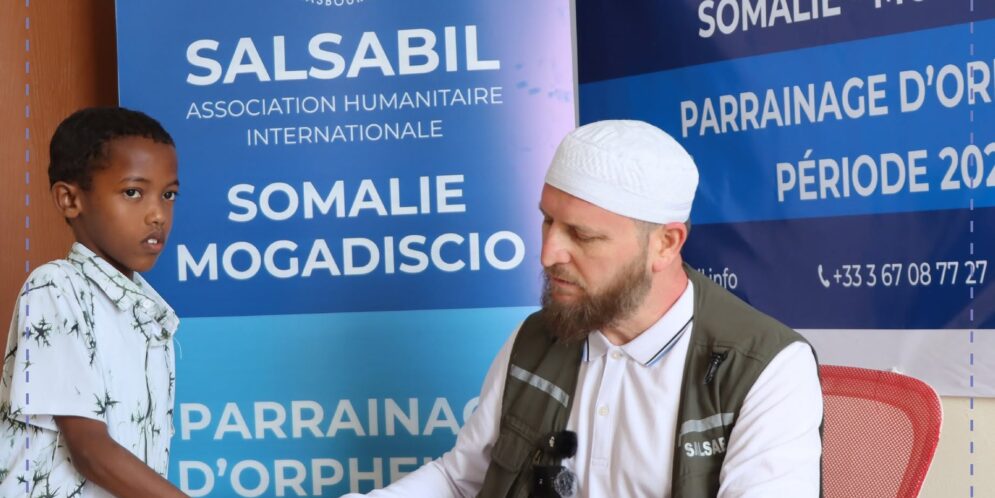 توزيع كفالات الأيتام بتمويل من منظمة سلسبيل توزيع كفالات الأيتام بتمويل من منظمة سلسبيل